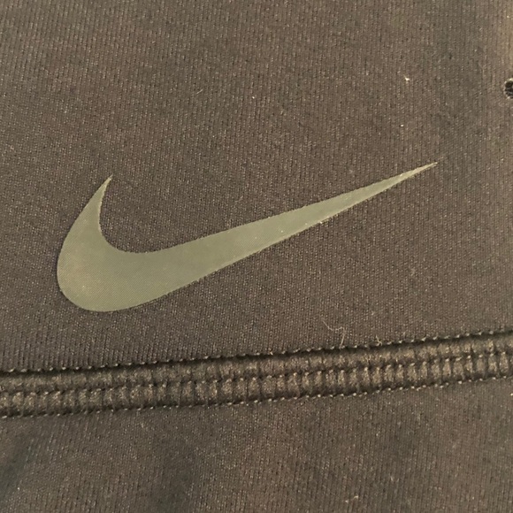 Nike Sculpt Perforated High Waist Capri Leggings - Picture 3 of 4